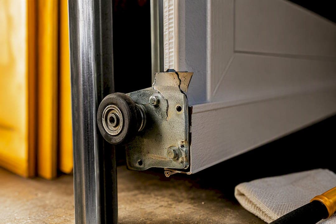 Homeowners: $50 Weekend Fix or Dangerous End Hinge When to Call a Pro